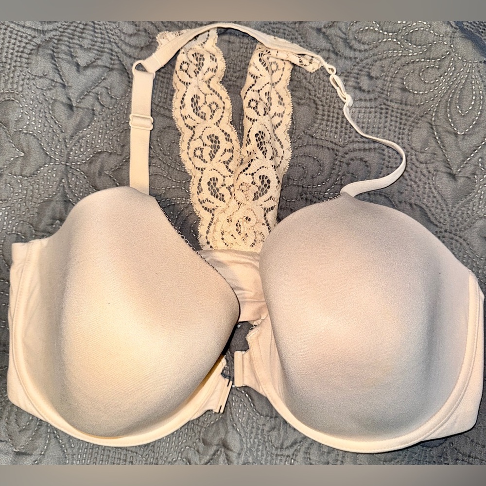 Victoria’s Secret lace back bra 38DDD